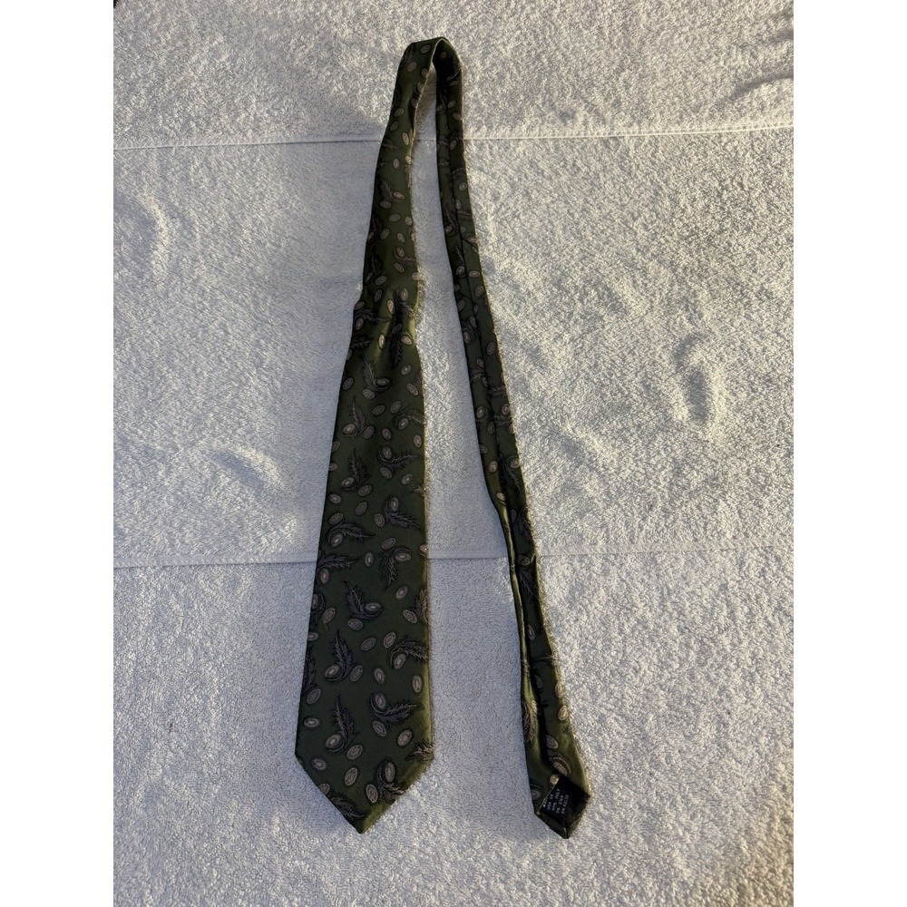 Editions by Van Heusen Mens Green Paisley Woven Silk Blend Pointed Tie RN 41370
